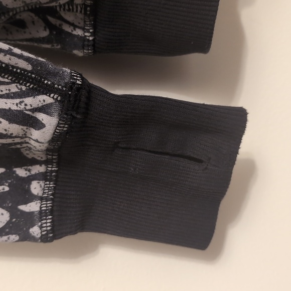 Ivivva zip up hoodie - Picture 3 of 10